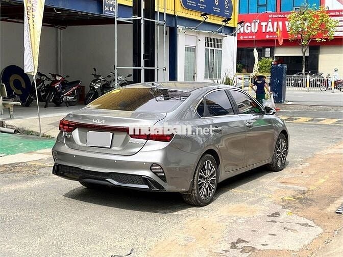 KIA K3 2.0 PREMIUM 2021 XE GIA ĐÌNH LƯỚT VAY 75%