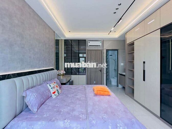Nhà hoàn công .sân ô tô.công viên bên nhà.thoáng mát.full nội thất