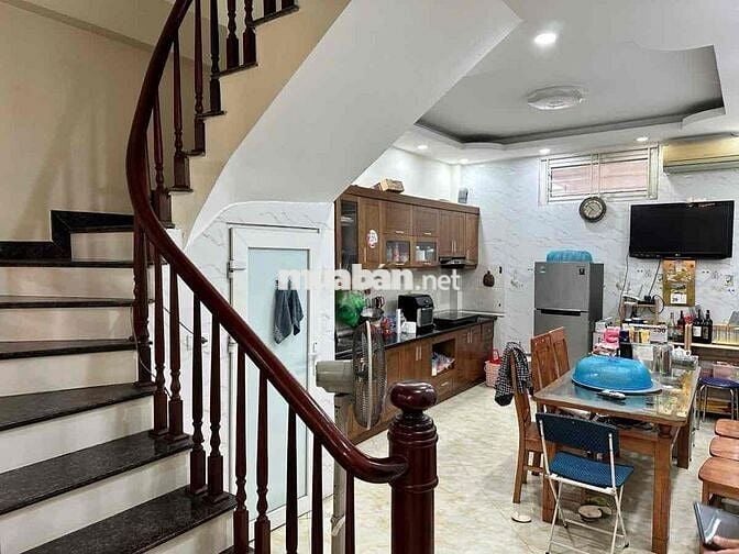 NHÀ ĐẸP Ở NGAY - TRUNG TÂM CẦU GIẤY - SD 43M - NỘI THẤT CAO CẤP
