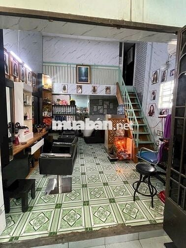 nhà TNV.  DT : 4,3*8 Gồm phòng khách , bếp, lửng, nhà vệ sinh.
