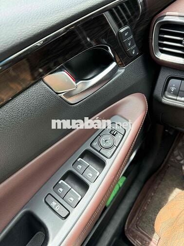 Hyundai Santa Fe 2020 2.4L Premium - 90000 km