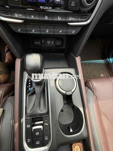 Hyundai Santa Fe 2020 2.4L Premium - 90000 km