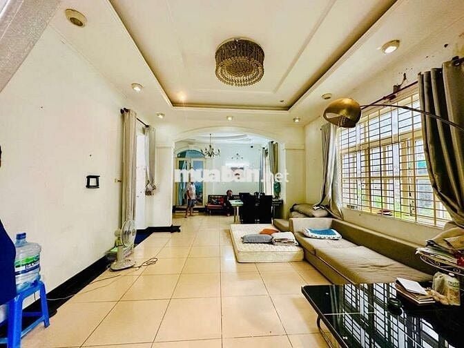 🏤🏤 SIÊU PHẨM BIỆT THỰ  220m2 x 3 Tầng- 🏆🏆 chỉ 25 Tỷ
 Ô Tô VÀO NHÀ