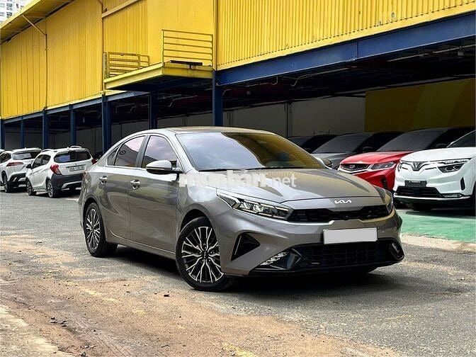 KIA K3 2.0 PREMIUM 2021 XE GIA ĐÌNH LƯỚT VAY 75%