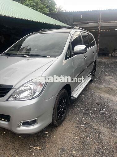 Toyota Innova 2010 - 123456 km