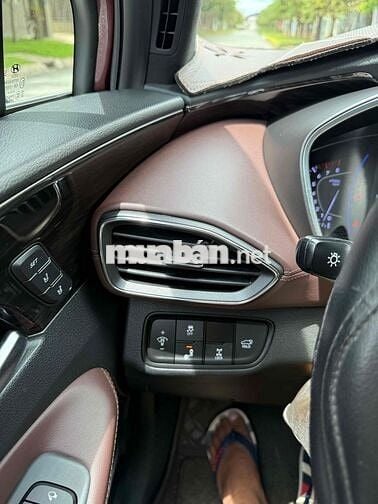 Hyundai Santa Fe 2020 2.4L Premium - 90000 km