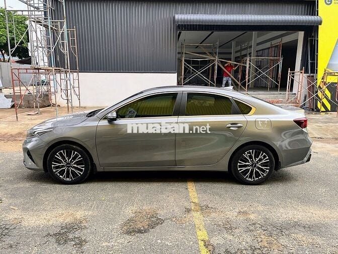 KIA K3 2.0 PREMIUM 2021 XE GIA ĐÌNH LƯỚT VAY 75%