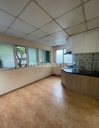 HIẾM...CẦU GIẤY, NHÀ TẬP THỂ 4 PHÒNG NGỦ, DT 100M2,ĐẦY ĐỦ NỘI THẤT