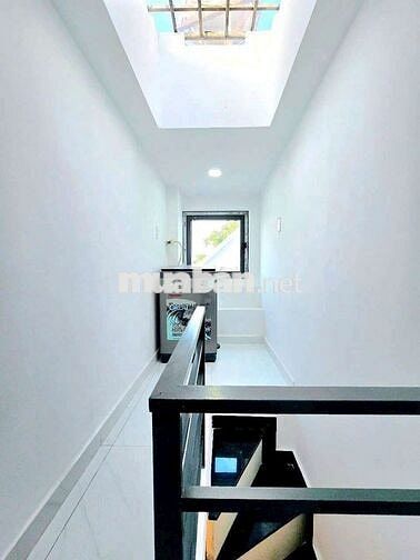 1,390 Tỷ nhà 2 lầu sânthượng 2 PN 3 WC hẻm 2129/ Huỳnh Tấn Phát Nhà bè