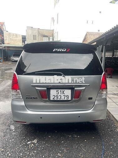 Toyota Innova 2010 - 123456 km