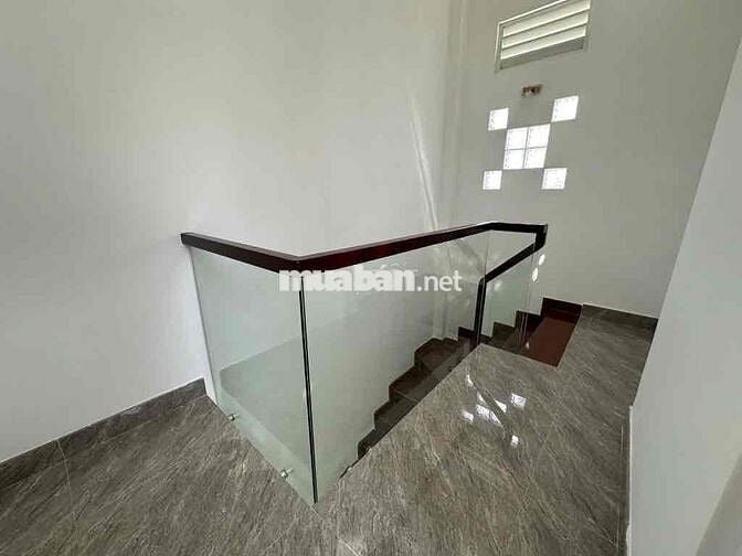 phuờng 1 giáp bình Thạnh nhà Hẻm Ô tô 2 mặt tiền , nhà chuẩn pháp lý