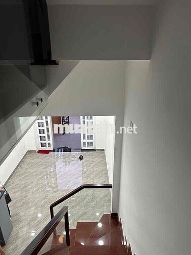phuờng 1 giáp bình Thạnh nhà Hẻm Ô tô 2 mặt tiền , nhà chuẩn pháp lý