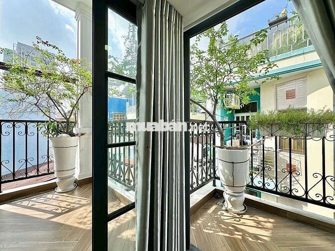 Căn Hộ 2PN 85m2 Ban Công Sân Vườn, Thang Máy, Công Viên Tao Đàn