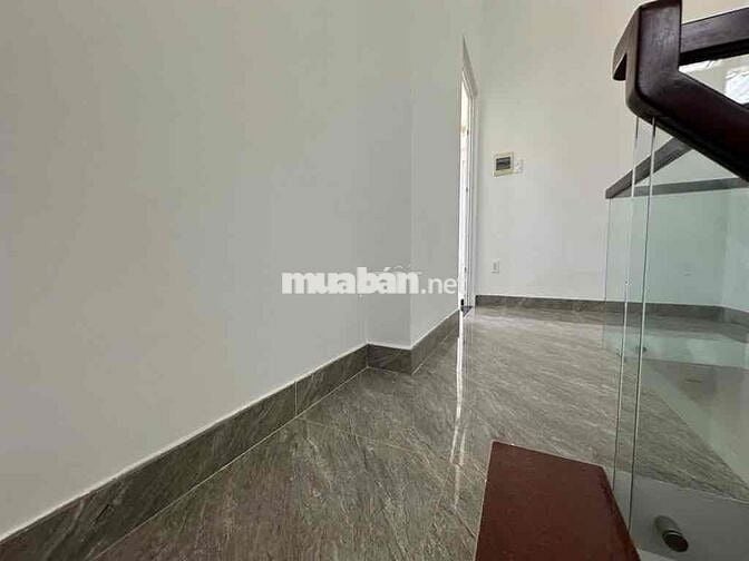 phuờng 1 giáp bình Thạnh nhà Hẻm Ô tô 2 mặt tiền , nhà chuẩn pháp lý