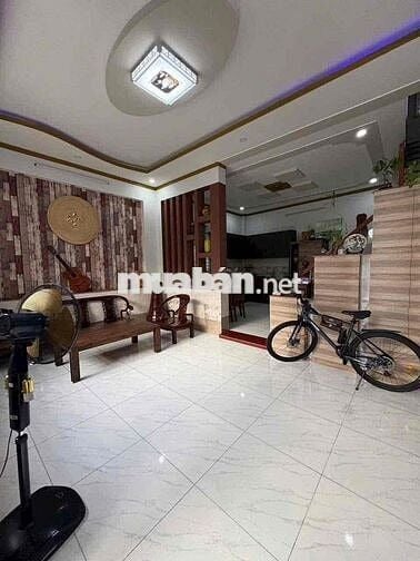 bán nhà mặt tiền gần chợ dĩ an bình dương