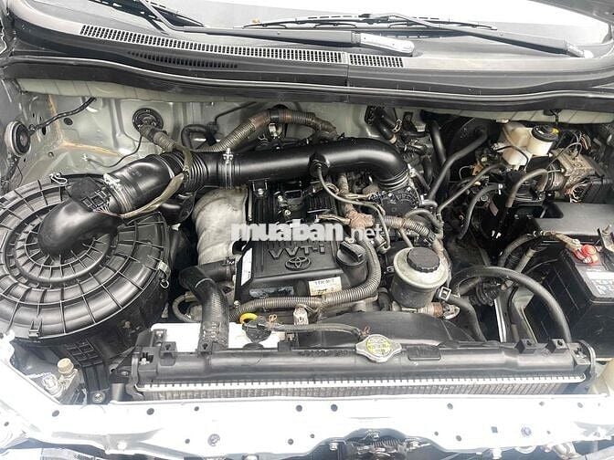 Toyota Innova 2010 - 123456 km