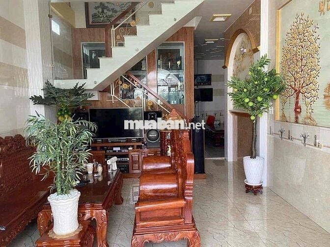 Biệt Thự 136m2 , Sân Vườn , KDC , Ngang 6M, HUỲNH TẤN PHÁT , 5 Tỷ Hơn