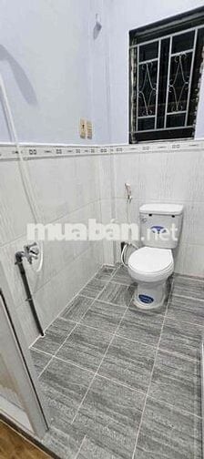 NHÀ 2 LẦU SHR CÁCH MẶT TIỀN ĐƯỜNG NHỰA CHỈ 50m