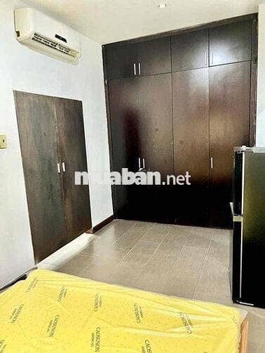Căn hộ 1Pn nội thất cao cấp, 1phòng khách rộng, sofa lớn, gần Quận 1,3