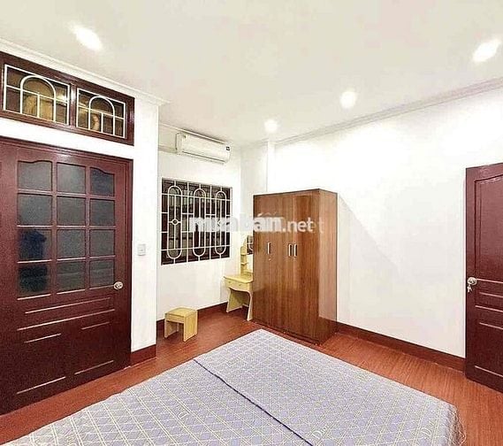 Hiếm! Khương Trung, 30m ra ô tô, nhà đẹp dân xây, 4 ngủ. 32mx4T. 6,5ty