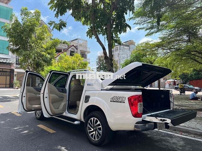 Nissan Navara 4WD 2 cầu số tự động cao cấp 2016