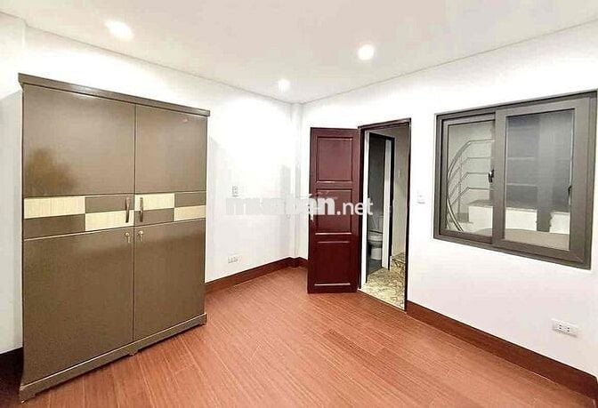 Hiếm! Khương Trung, 30m ra ô tô, nhà đẹp dân xây, 4 ngủ. 32mx4T. 6,5ty
