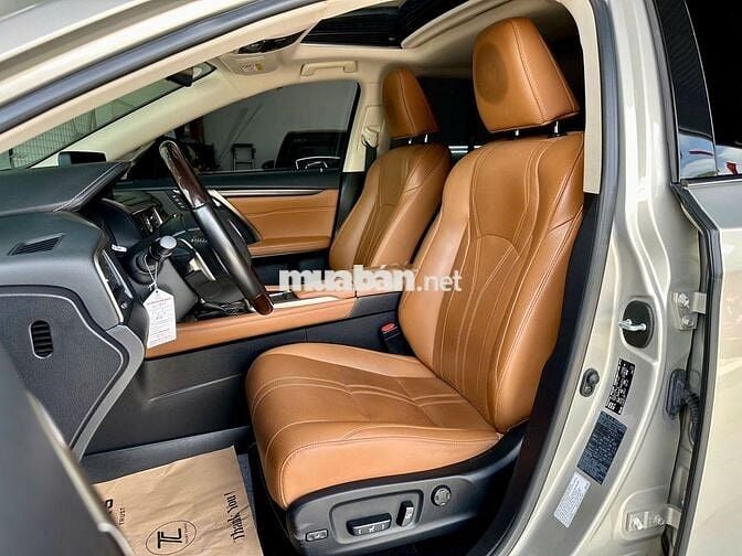 Lexus RX300 2020 màu vàng cát, số tự động
