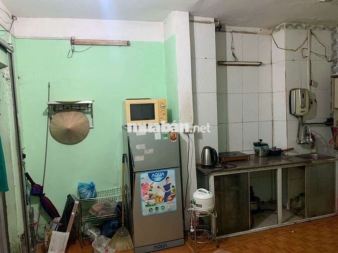 Cho thuê nhà tập thể tầng 4 Tô Hiệu Cầu Giấy 38m đủ đồ giá 5tr có TL