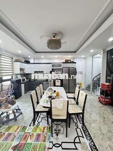 Bán nhà phố Ái Mộ, Bồ Đề, ô tô đỗ cửa, DT 40m x 6 tầng,Giá chỉ 11,9 tỷ