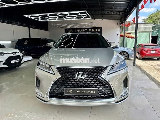 Lexus RX300 2020 màu vàng cát, số tự động