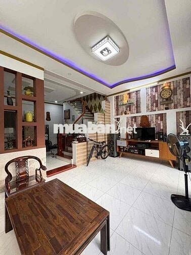 bán nhà mặt tiền gần chợ dĩ an bình dương