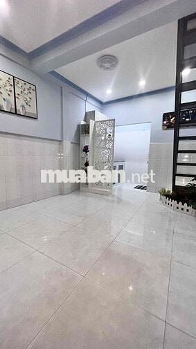 NHÀ 2 LẦU SHR CÁCH MẶT TIỀN ĐƯỜNG NHỰA CHỈ 50m