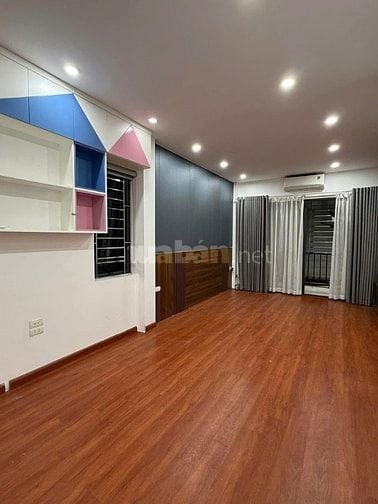 Cho thuê nhà ngõ 89 lạc long quân 55m x6T thang máy