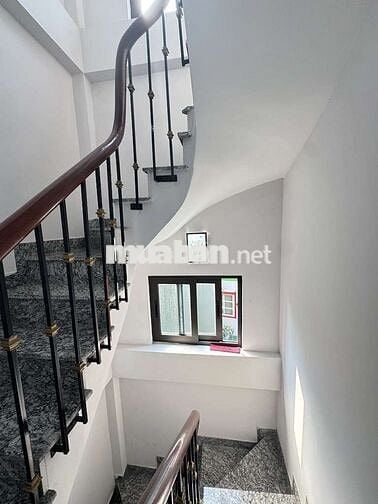 Bán nhà phố Ái Mộ, Bồ Đề, ô tô đỗ cửa, DT 40m x 6 tầng,Giá chỉ 11,9 tỷ