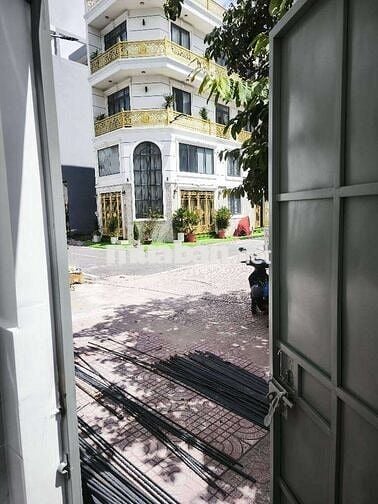 Nhà xe tải , xe hơi vào nhà , Kế công viên thoáng mát . Tây Lân , BT