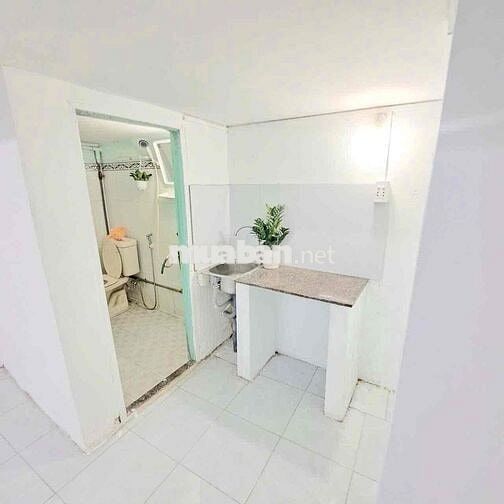 PHÒNG TRỌ CÓ GÁC CỬA SỔ THOÁNG CÓ MÁY LẠNH