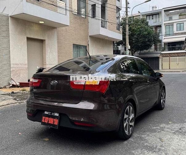 Kia Rio 2015 1.4 AT Sedan - 26000 km