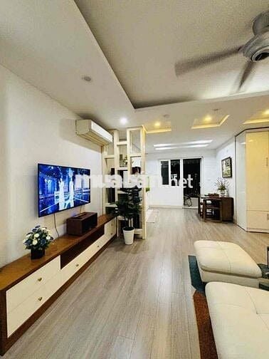 Cần bán gấp căn hộ góc giá chỉ hơn 3 ti tại Thanh Hà