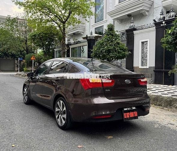 Kia Rio 2015 1.4 AT Sedan - 26000 km