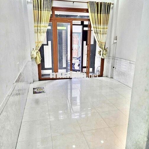 nhà full Nội Thất, 3 tầng 4 phòng ngủ 3wc sân thượng