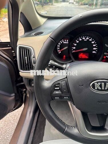 Kia Rio 2015 1.4 AT Sedan - 26000 km