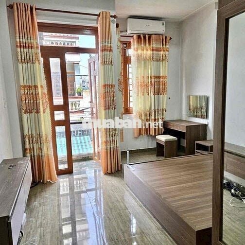 nhà full Nội Thất, 3 tầng 4 phòng ngủ 3wc sân thượng