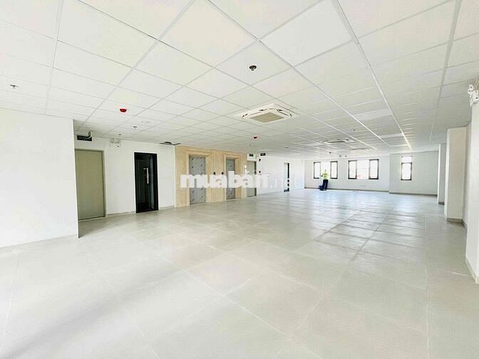 Chính chủ cho thuê toà văn phòng tại Hoàng Cầu 170m2 25t siêu phẩm