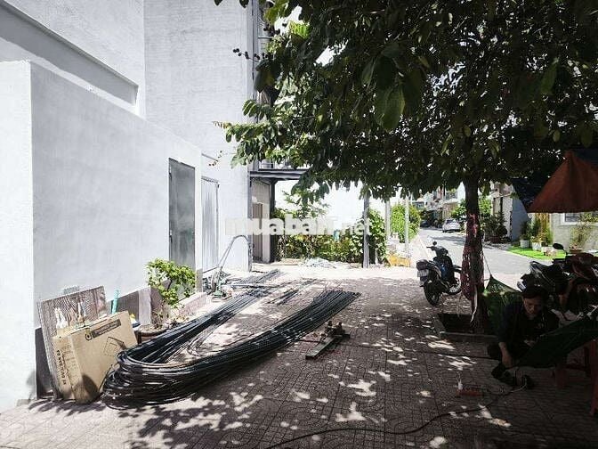 Nhà xe tải , xe hơi vào nhà , Kế công viên thoáng mát . Tây Lân , BT