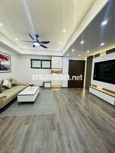 gia đình em chính chủ cần bán căn 83m tầng 9 nơ 10 bán đảo linh đàm