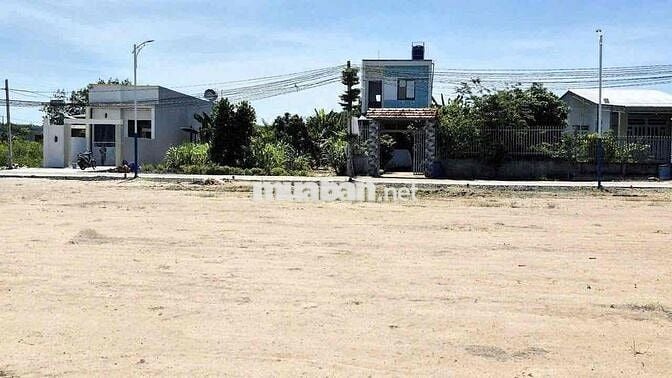 Đất thổ cư sổ sẵn sát bên trung tâm becamec chơn thàng