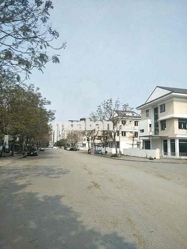 Lô góc_PHÂN LÔ VỈA HÈ RỘNG_Ô TÔ TRÁNH_VỊ TRÍ ĐẸP HIẾM CÓ