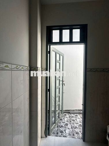 Nhà cho thuê hẻm 756 Đoàn Văn Bơ yên tĩnh