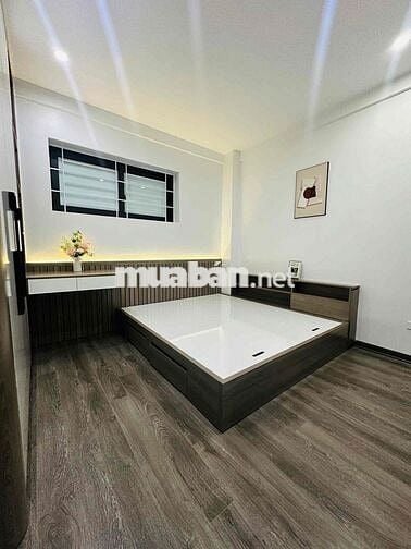 gia đình em chính chủ cần bán căn 83m tầng 9 nơ 10 bán đảo linh đàm