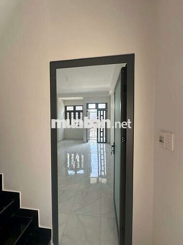 Nhà cho thuê hẻm 756 Đoàn Văn Bơ yên tĩnh